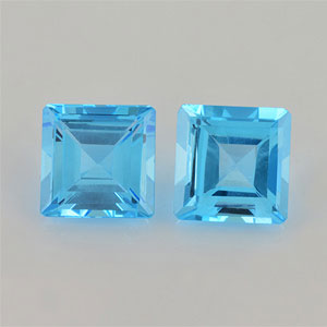 Natural 8x8x5mm Faceted Square Topaz